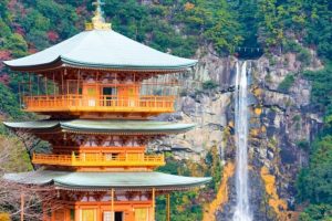 熊野神社と滝