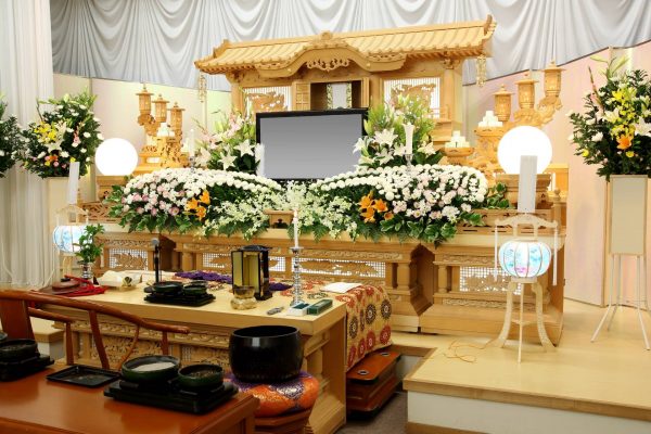 葬儀の祭壇