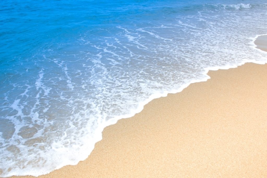 海と砂浜
